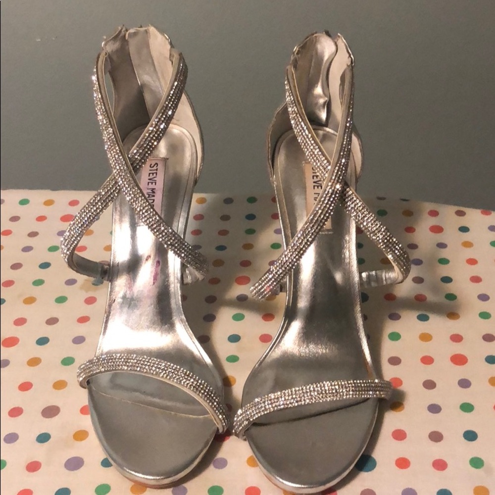 Steve Madden Cute Silver Sparkly Strappy Shoes
